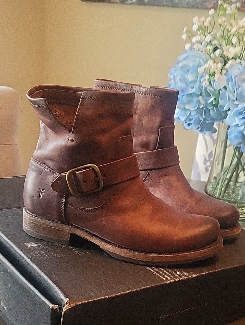 Women's FRYE VERONICA BOOTIE Size 6.5 Never Worn Still In Orginal Box